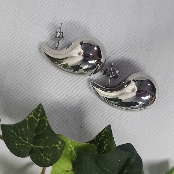 Silver Large Chunky Teardrop Post Earrings - Picture 1 of 7